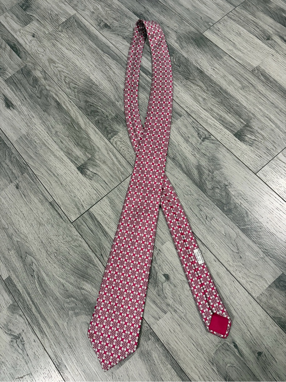 Hermes Red Silver Link Patterned Silk Tie